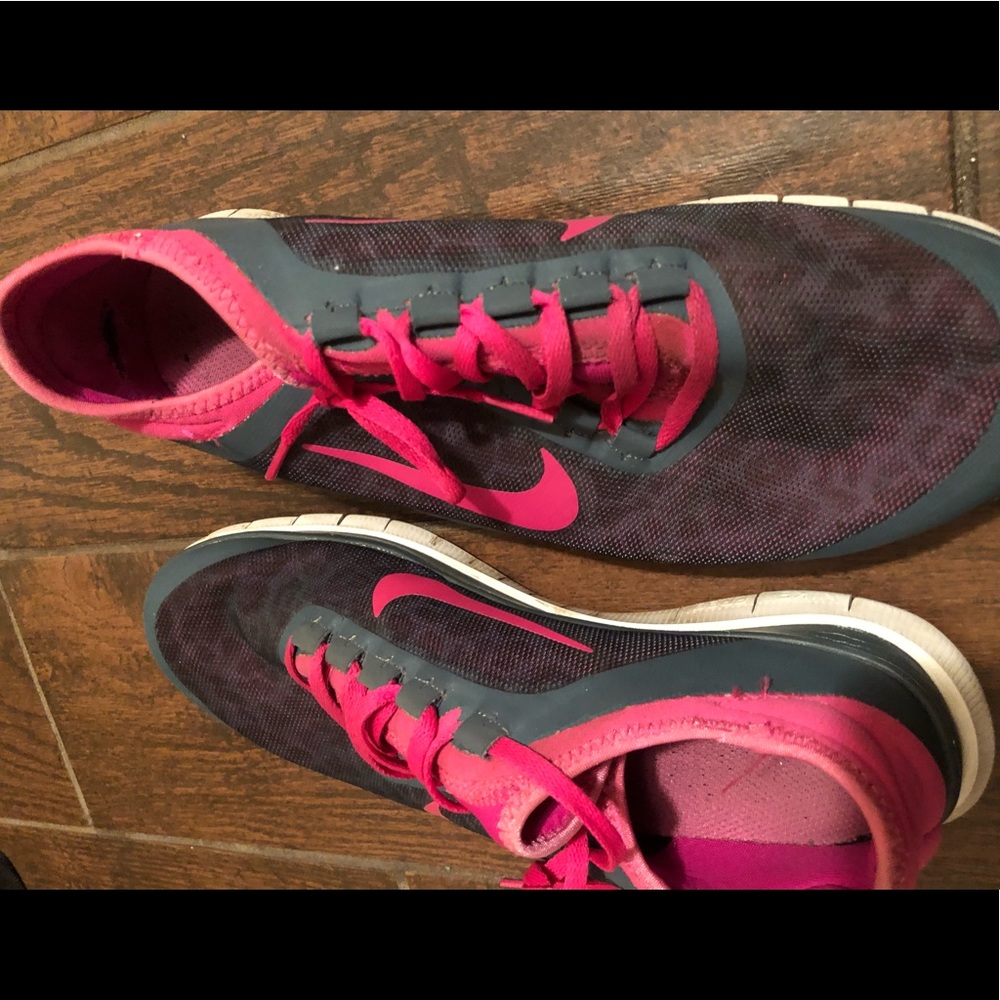 Nike tennis shoes